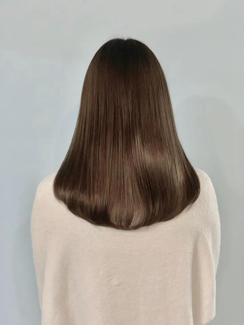 セミロング カラー イルミナカラー カット ヘアカラー トリートメント 一ノ瀬 暁のヘアスタイル