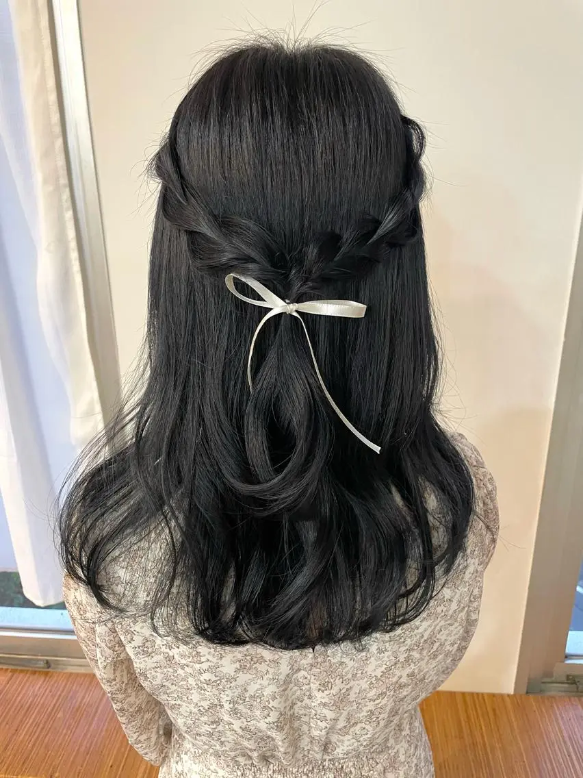 セミロング カラー ヘアアレンジ 黒髪 ブルーカラー ブルーブラック 【表参道】Ruri デジタルパーマのヘアスタイル