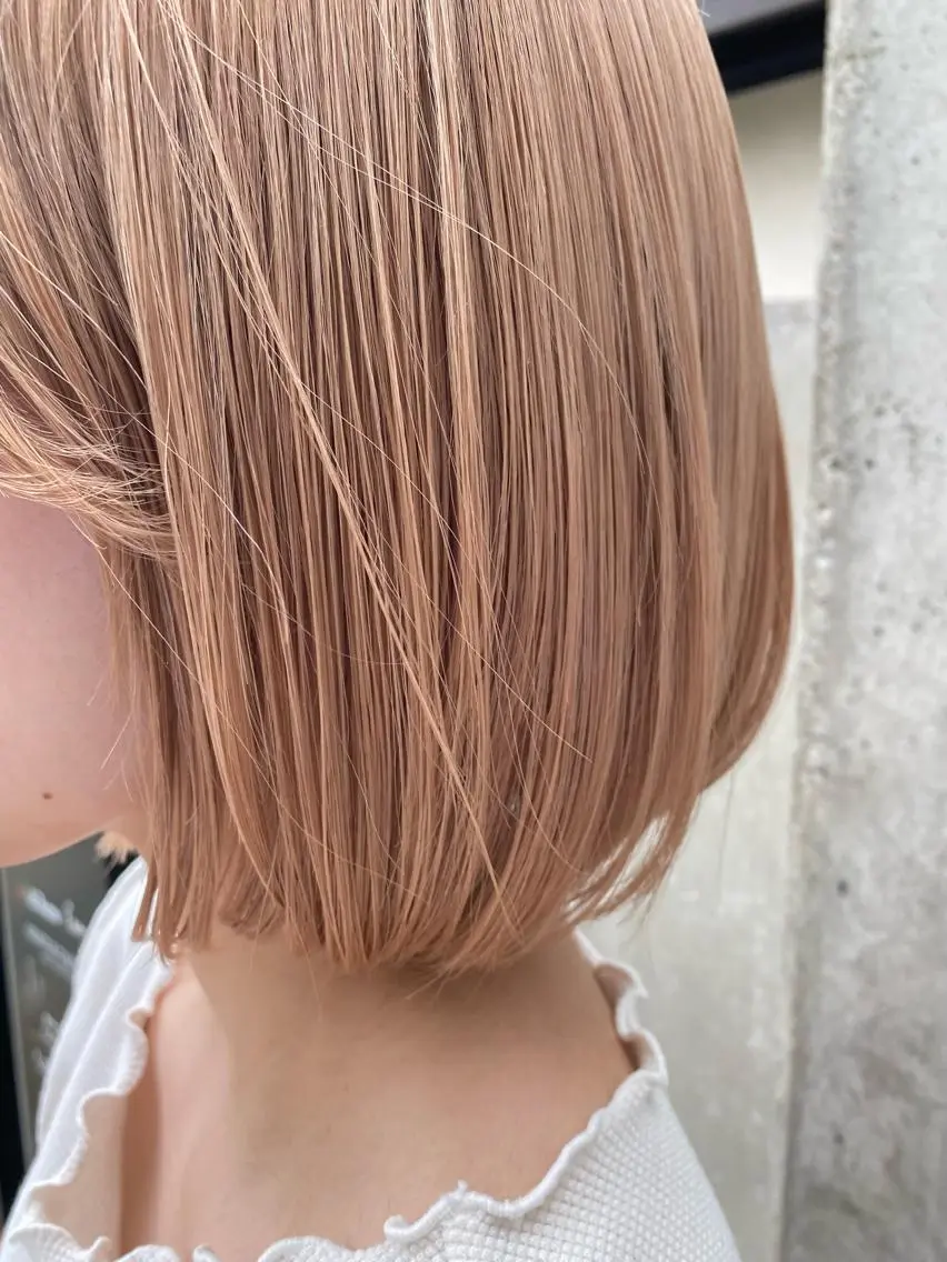 ミディアム カラー ベージュカラー ミルクティーベージュ ブリーチカラーが人気 onnuのヘアスタイル