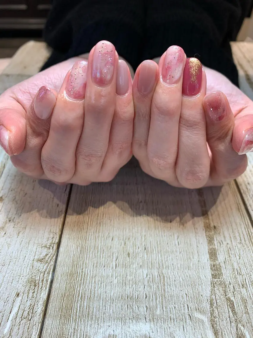 ネイル ニュアンスネイル 渡邊 束紗のネイルデザイン