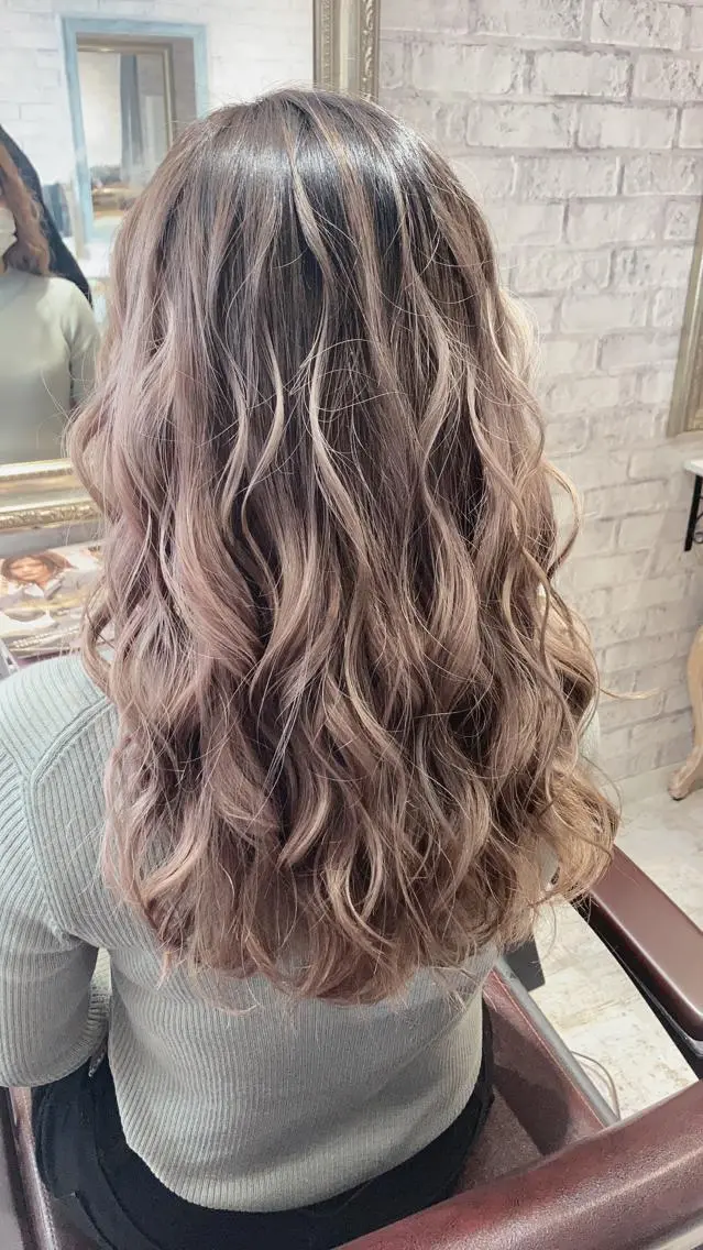 カラー バレイヤージュ ヘアカラー トリートメント パルーザ代表👑 YUYAのヘアスタイル