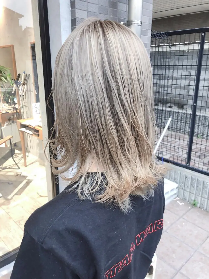 セミロング カット 縮毛矯正 トリートメント REVE 美容室のヘアスタイル