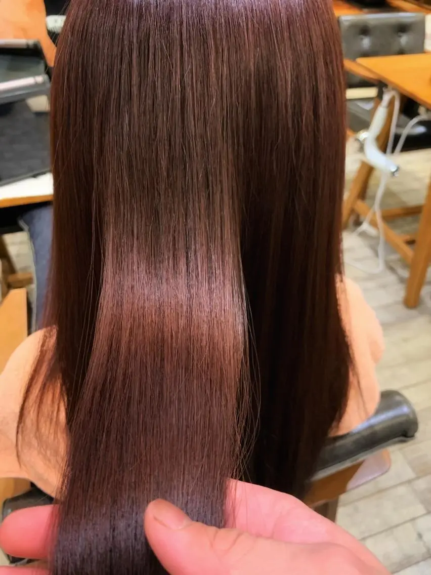 セミロング カラー 髪質改善 トリートメント 大人レイヤー×艶髪 小久保　春暁のヘアスタイル