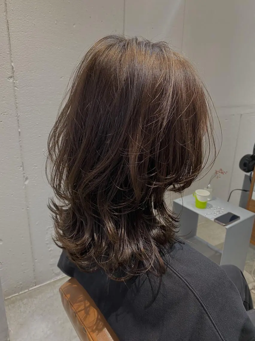 ミディアム カラー ハッシュカット 似合わせレイヤー 阿波座/ふじむらのヘアスタイル