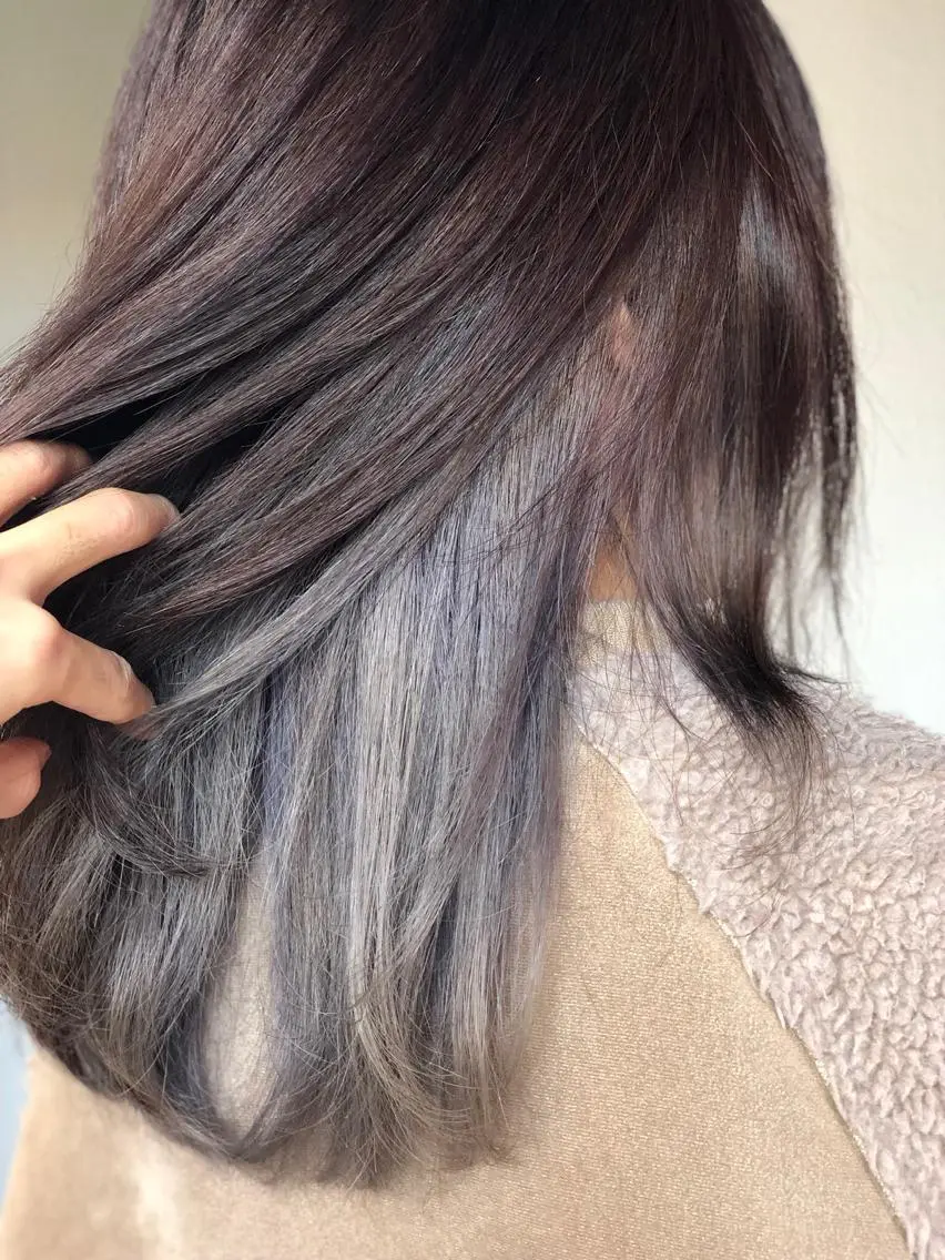 ロング カラー ブリーチ インナーカラー ラベンダーカラー シルバー 【レイヤー×縮毛】 RYOのヘアスタイル