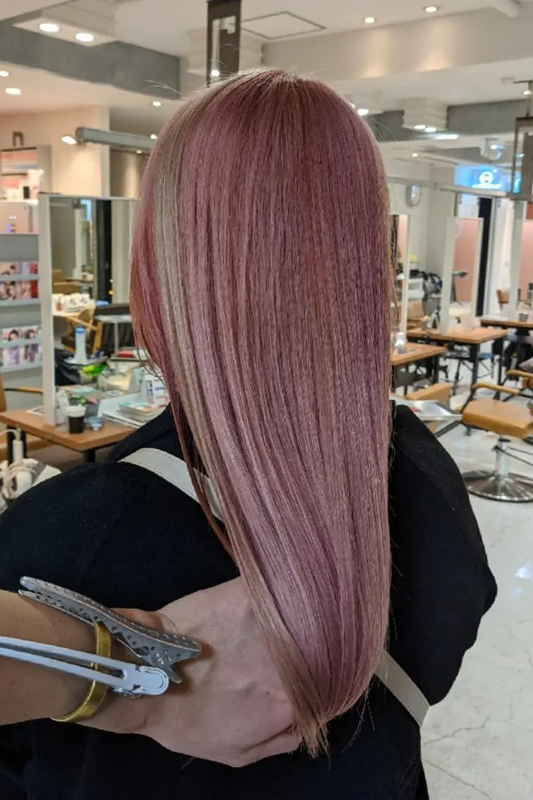 セミロング カラー ベージュカラー ピンクカラー ヘアカラー nameless髪質 改善ブリーチ心斎橋のヘアスタイル