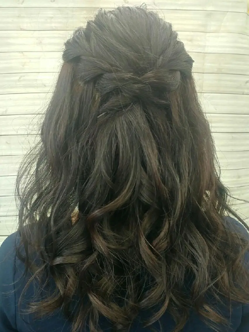 セミロング HORI 　tのヘアスタイル