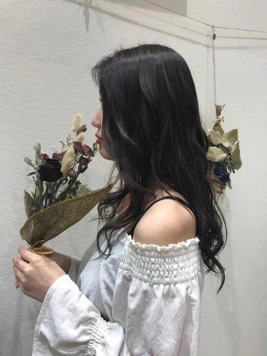 ロング カラー ヘアアレンジ アッシュ Miku🪄💫 フェイスレイヤーのヘアスタイル