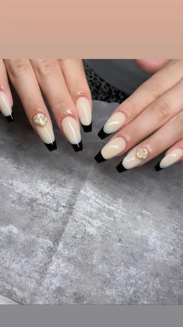 ロング ネイル 韓国風ヘア フットネイル フレンチネイル ジェルネイル 韓国ネイル ハンドネイル nail salon fee(フィー)のネイルデザイン