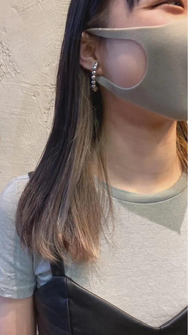 セミロング カラー ベージュカラー インナーカラー ラベンダーカラー ラベンダーベージュ マンツーマン 美容師💚コウブチのヘアスタイル