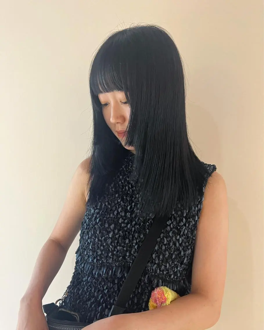 ミディアム カラー 顔周りカット io濱川 遥のヘアスタイル