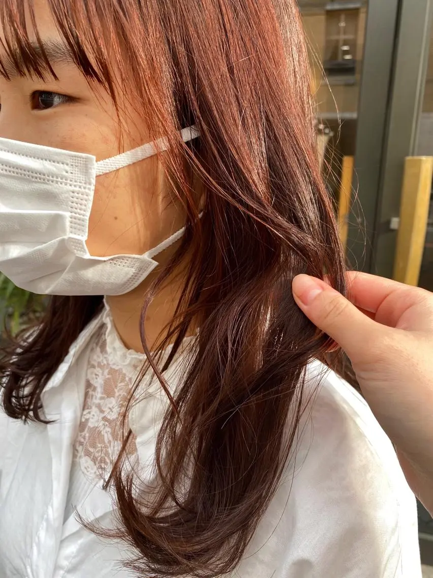 ロング カラー ブリーチ ブリーチなしカラー 塩澤 榛奈のヘアスタイル