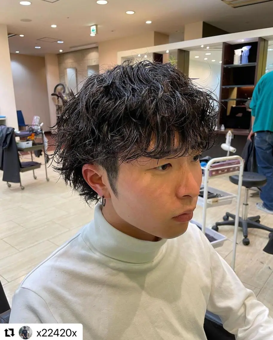 ミディアム カラー メンズ ミディアムパーマ メンズパーマ 波巻きパーマ 🩷Eny terrace🩷のヘアスタイル