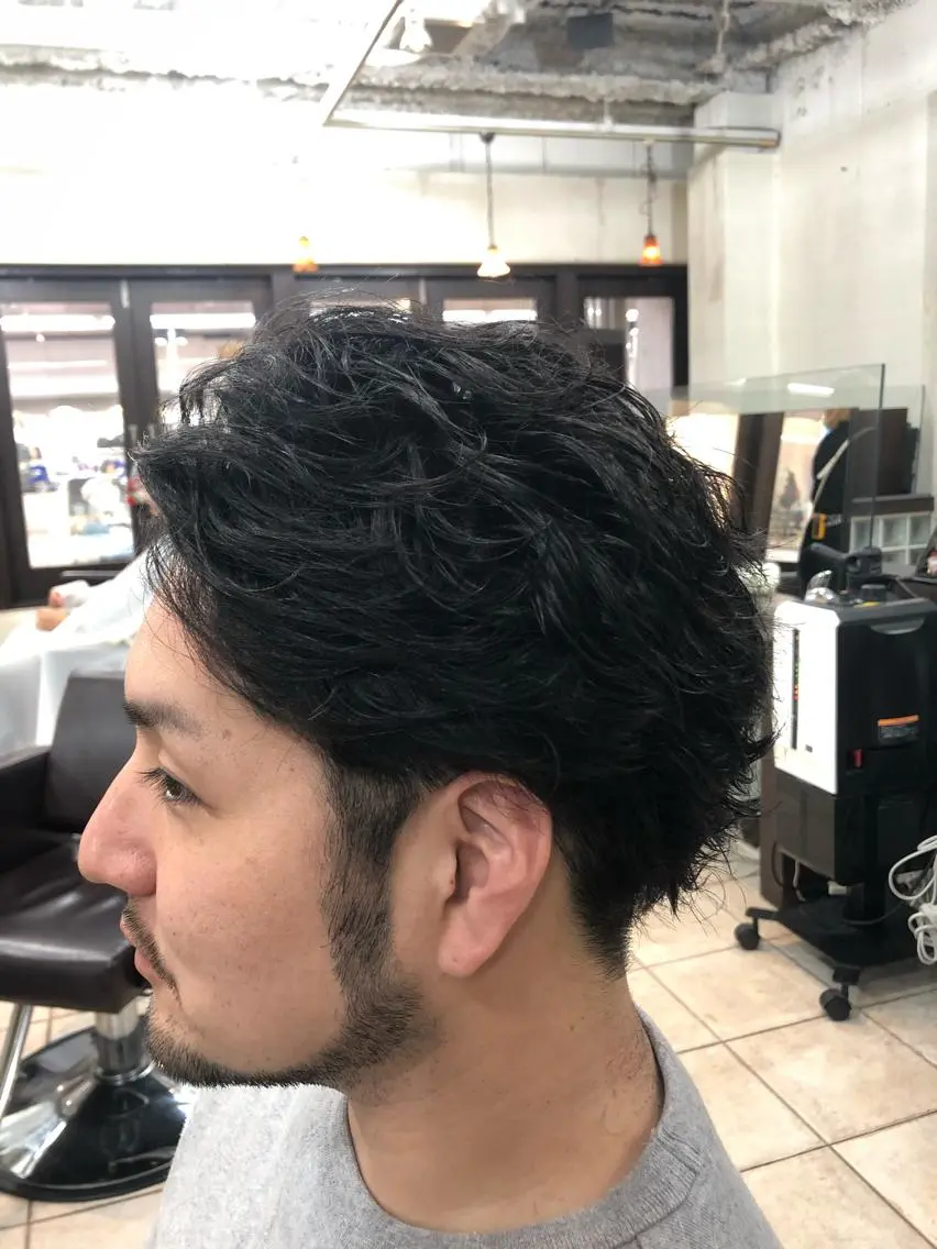 パーマ メンズ アップバング メンズパーマ カット パーマ カ レラのヘアスタイル