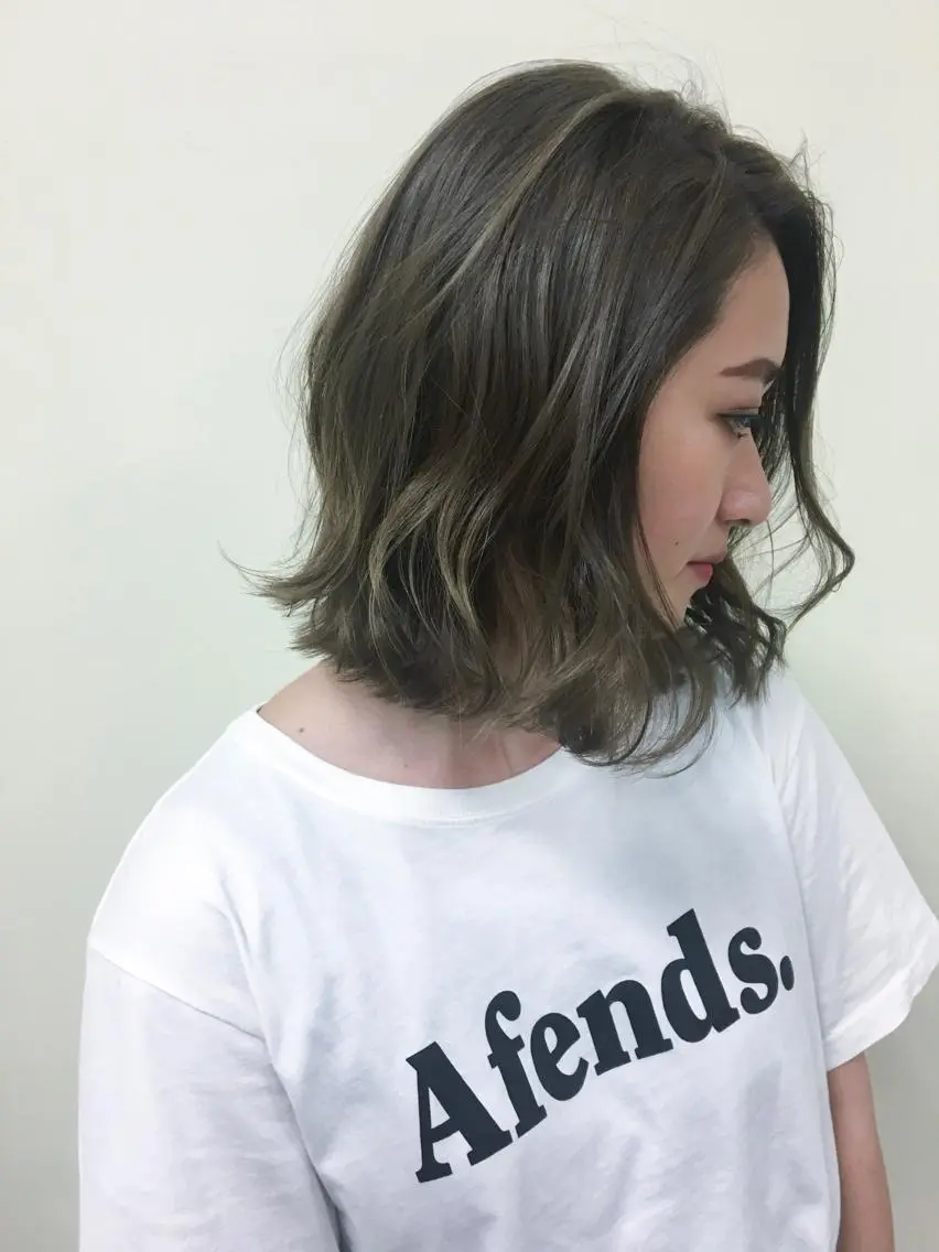 ミディアム カラー ブリーチ ケアブリーチ カット トリートメント Beach 代表 KENTAのヘアスタイル