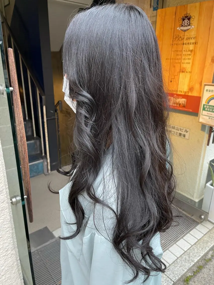 ロング カラー アッシュ アッシュグレー ヘアカラー トリートメント 【ピンク/韓国ヘア/ ヘアセット】亜海のヘアスタイル