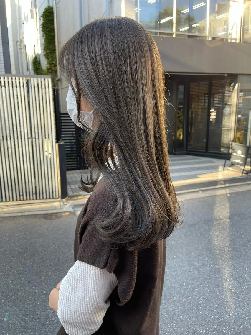 ロング カラー グレージュ オリーブグレージュ オリーブグレー ヘアカラー トリートメント ヘッドスパ ヘアセット 透明感/レイヤー スタイル🤎mamiのヘアスタイル