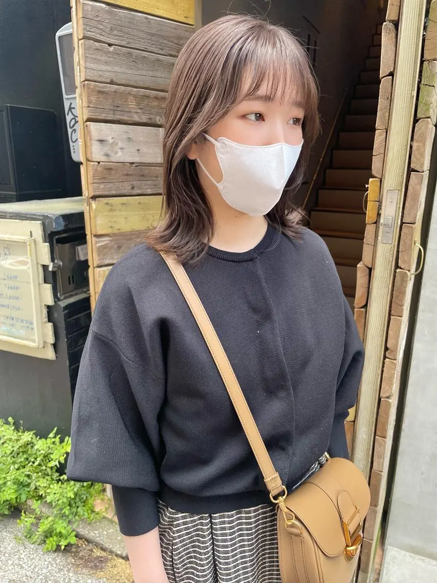 ミディアム カラー ボブレイヤー アッシュ ベージュカラー ブリーチ ブラウンカラー 🩰オリーブ/ ベージュ松本咲花🩰のヘアスタイル