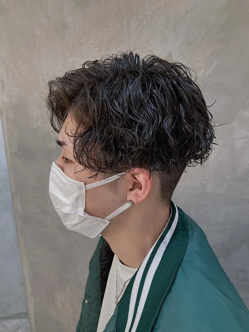 ショート パーマ メンズ マッシュ 波巻きスパイラルパー マ/シャドウパーマ駿のヘアスタイル
