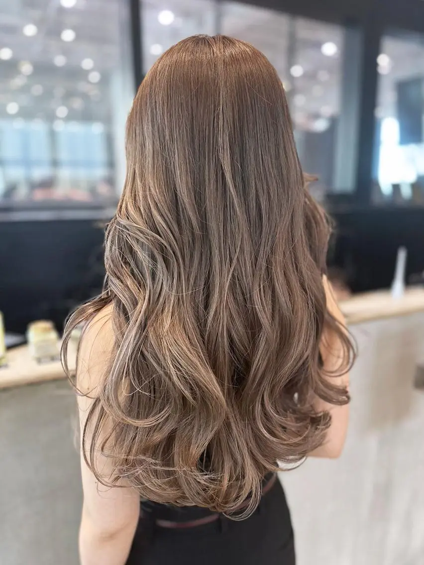 セミロング カラー ベージュカラー カット ヘアカラー トリートメント ITbyALBUM 中野店のヘアスタイル