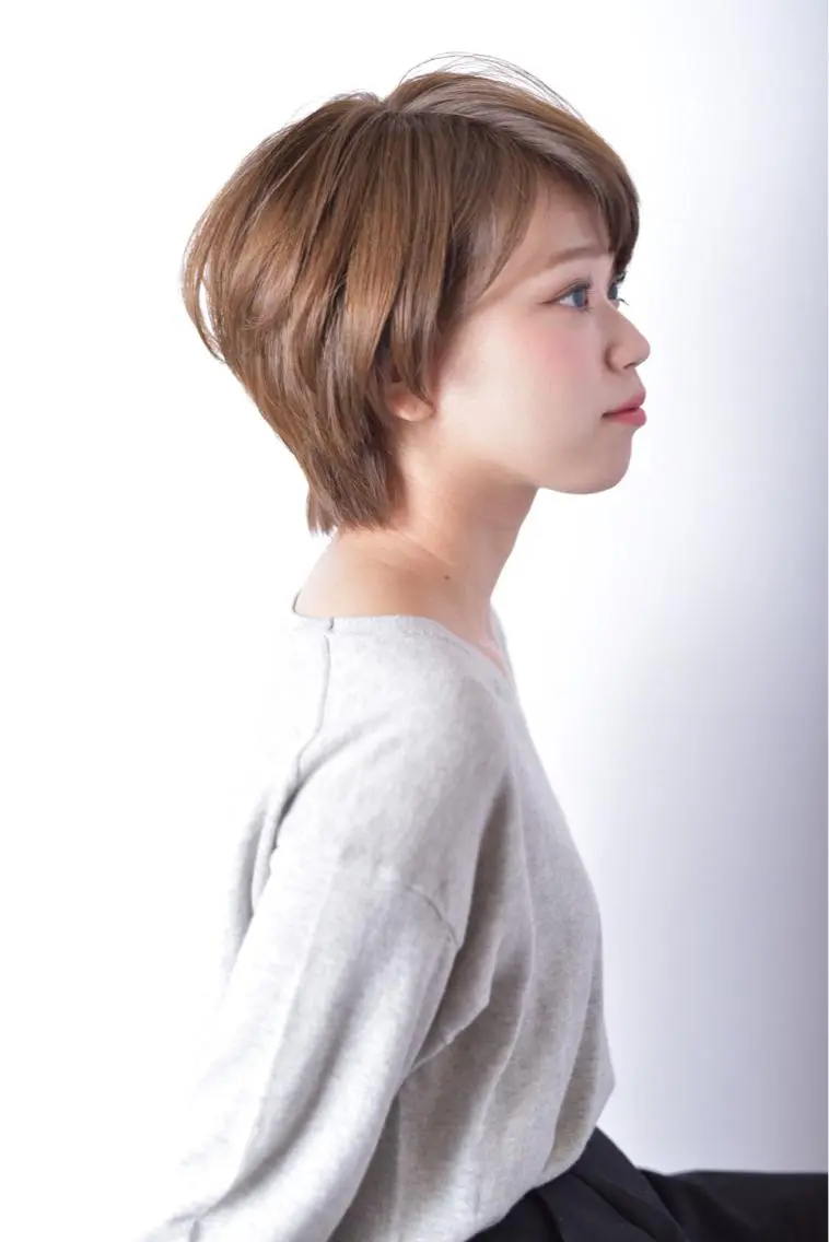 ショート カラー グレージュ ショートヘア 西岡 翼のヘアスタイル