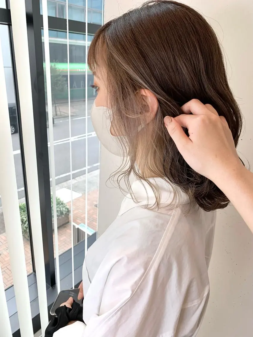 ミディアム カラー ヘアアレンジ ベージュカラー インナーカラー マツオカ マコのヘアスタイル