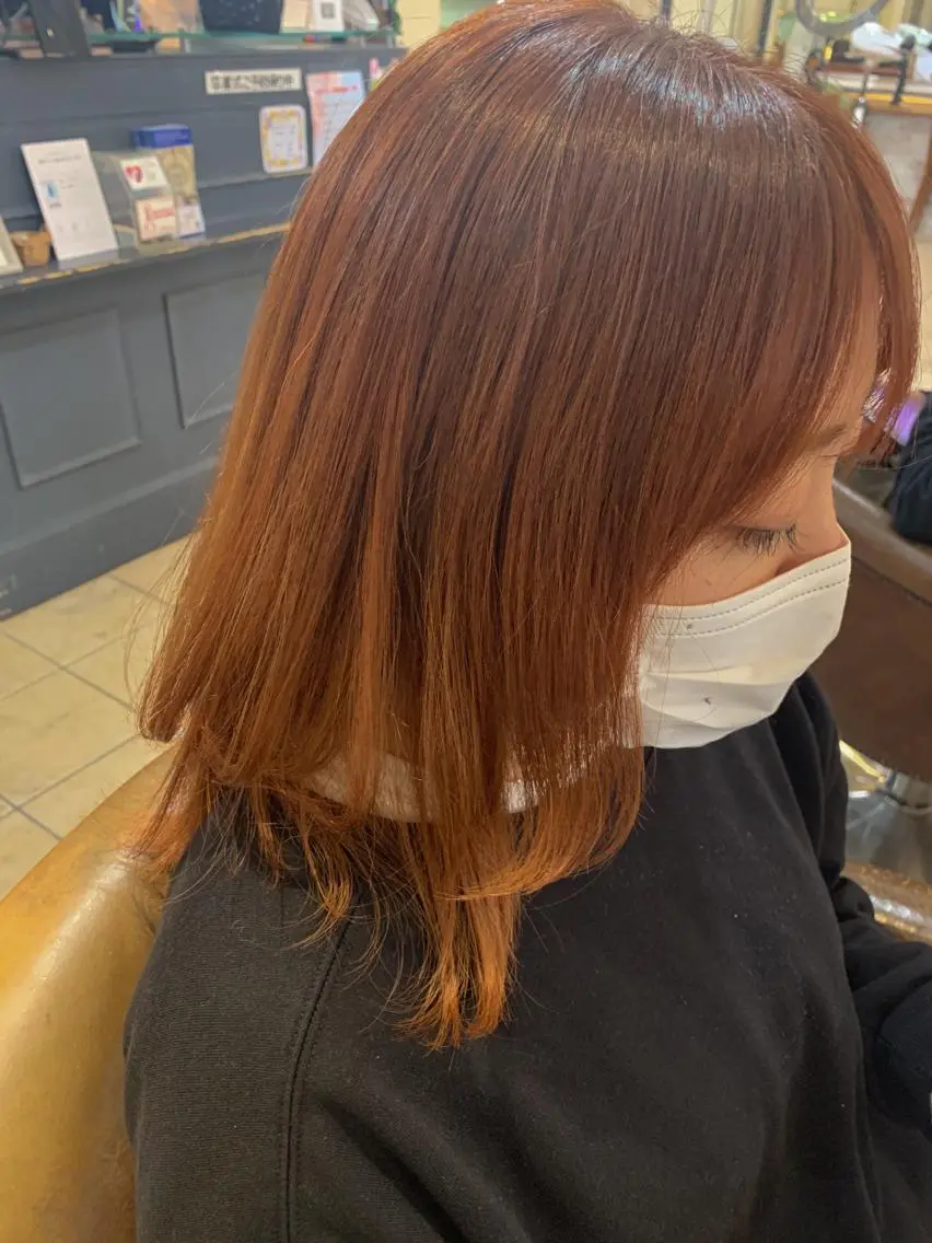 セミロング カラー オレンジ ヘアカラー トリートメント 切りっぱなしボブ ソノキユウカのヘアスタイル