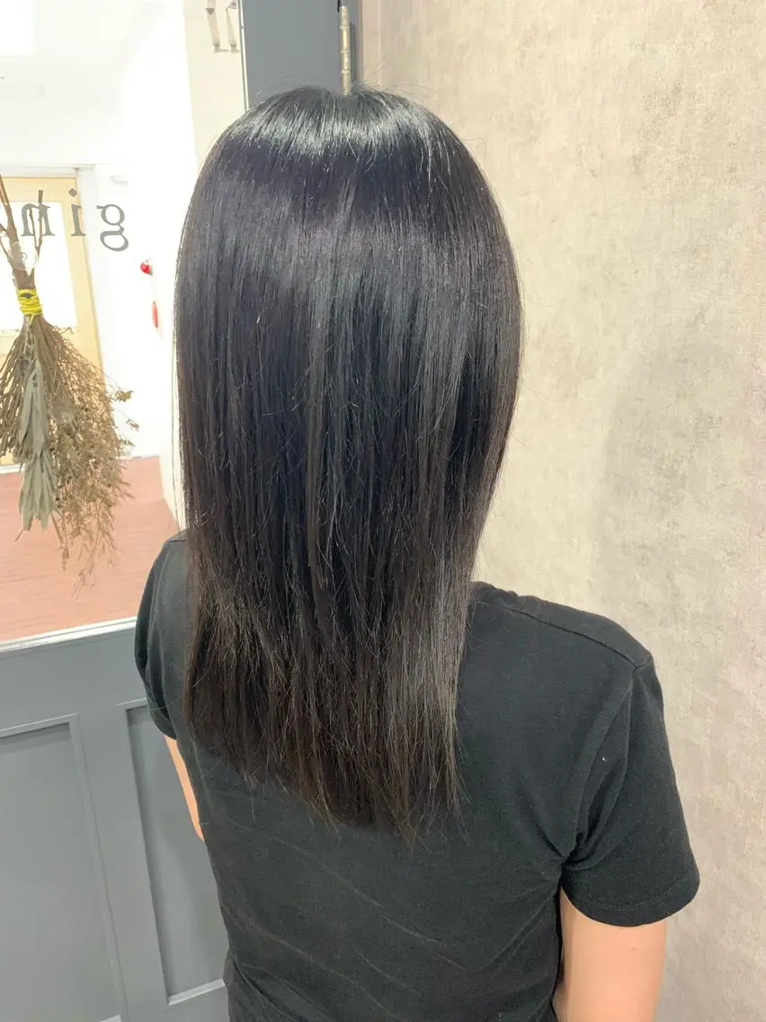 セミロング giniro ホソミのヘアスタイル