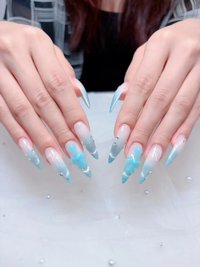 ネイル フットネイル ジェルネイル 韓国ネイル マグネットネイル 持ち込み ハンドネイル Huyn Nail Shinjyukuのネイルデザイン