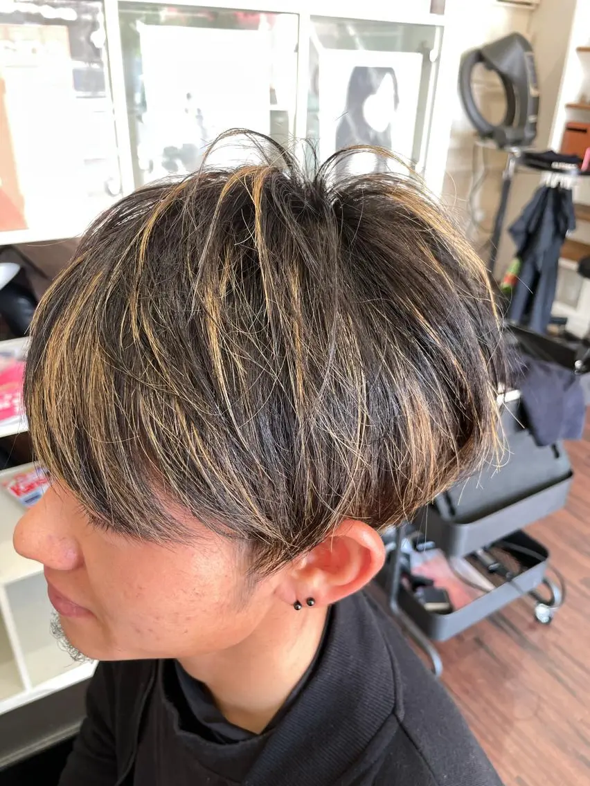 ショート ハイライト シンヤヘアーズ 泉大津本店のヘアスタイル