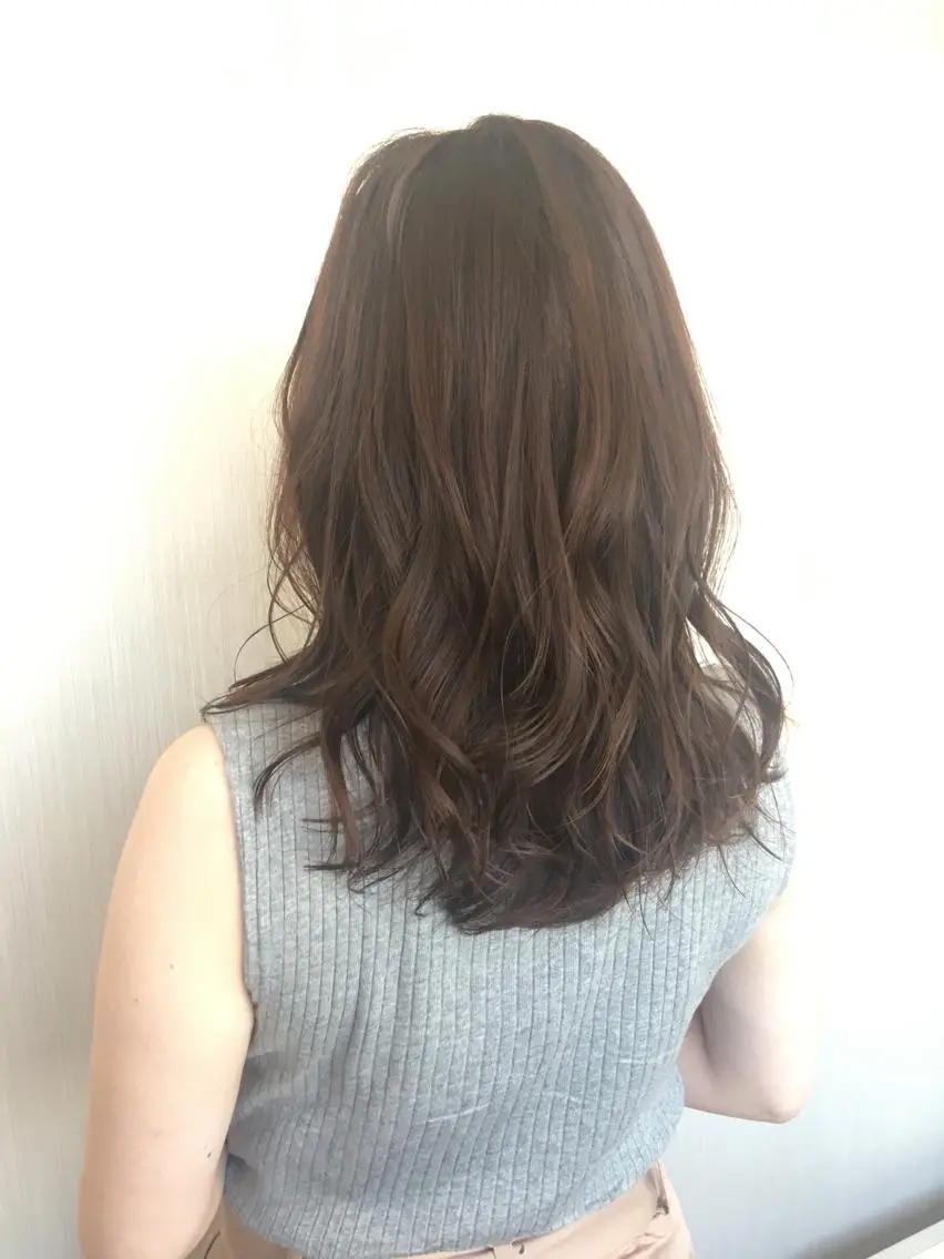 セミロング カラー ブラウンカラー レイヤーカット ローレイヤー サトウ .のヘアスタイル