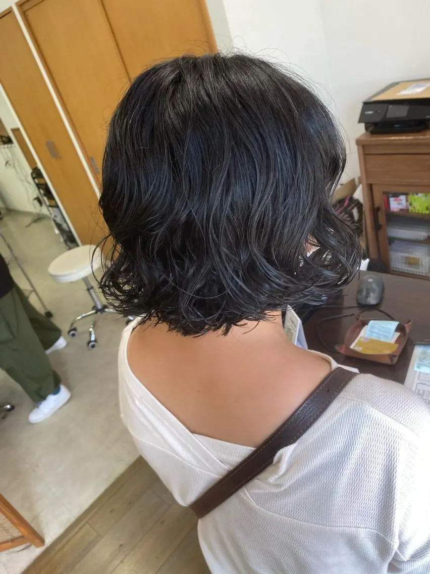 ショート パーマ カット パーマ ブリーチカラー🫧 森　凪沙のヘアスタイル