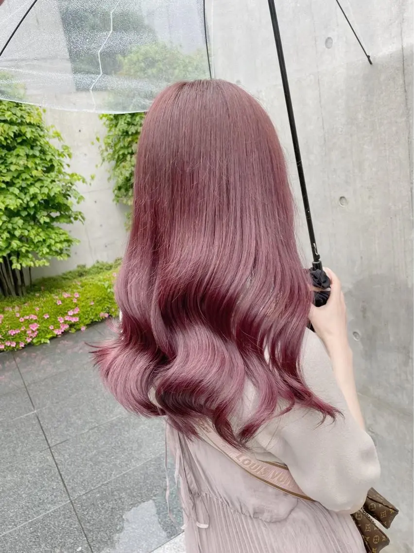 ロング カラー ヘアアレンジ アッシュ アッシュグレー アッシュグレージュ バレイヤージュ ミストバング Bob＆ハイトーン 専門家CHIHIROのヘアスタイル