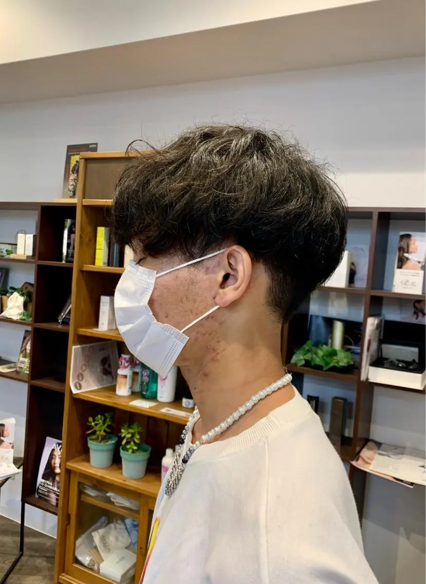 メンズ マッシュ メンズパーマ 刈り上げ 髪質改善、パーマ 山崎純生のヘアスタイル
