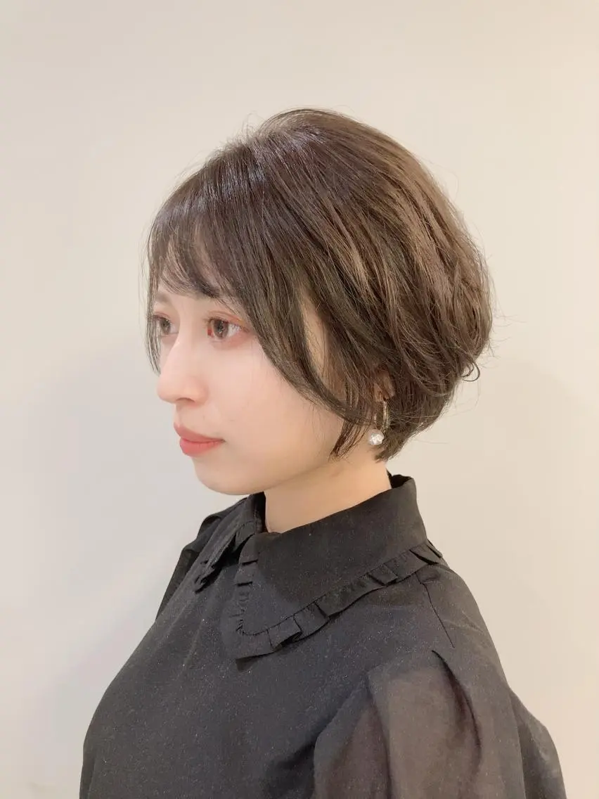 ショート パーマ ショートヘア デザインカラー🌼 松原 寿花のヘアスタイル