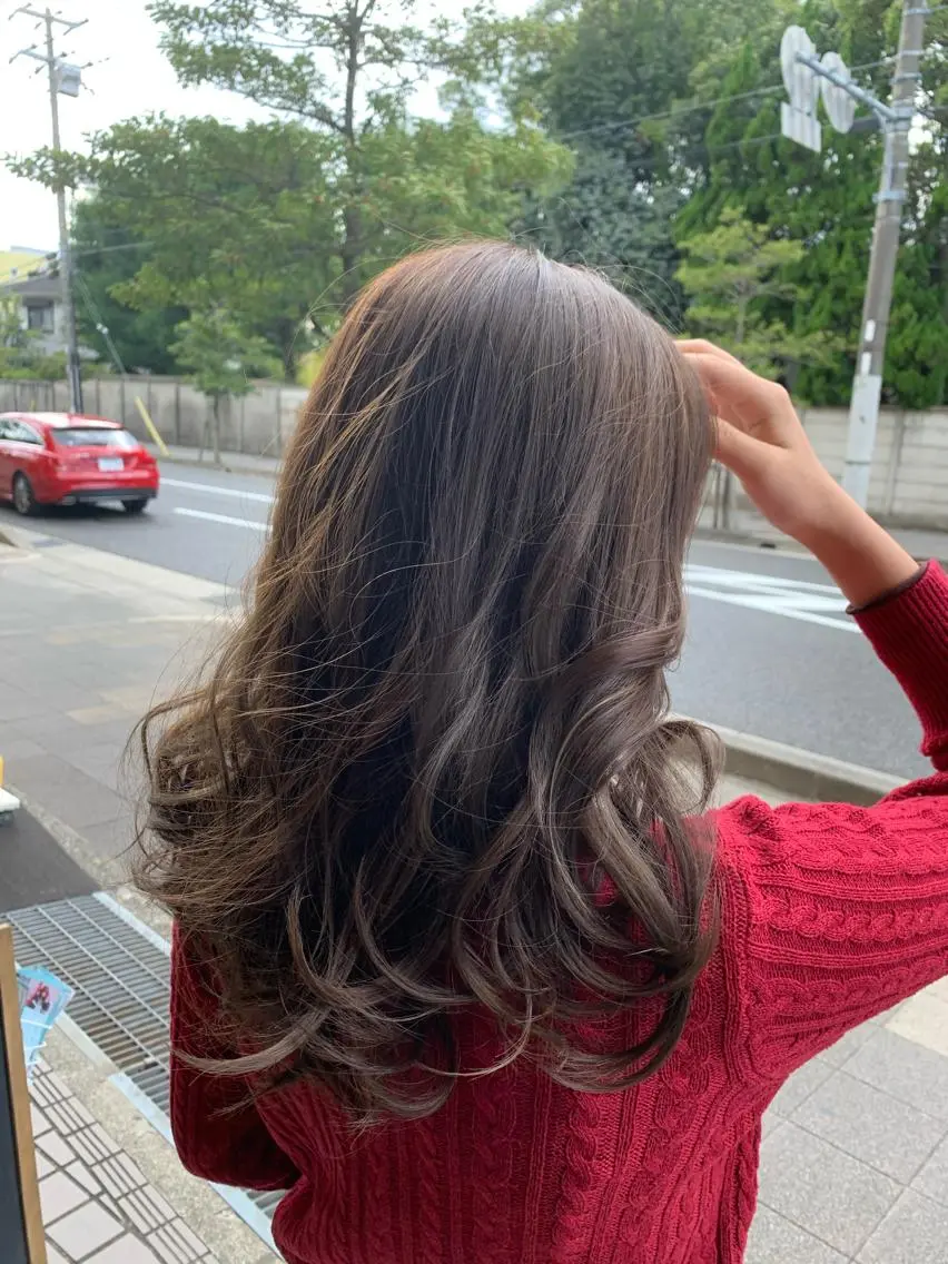 ミディアム ハイライト カット ヘアカラー リンネ 甲東園のヘアスタイル