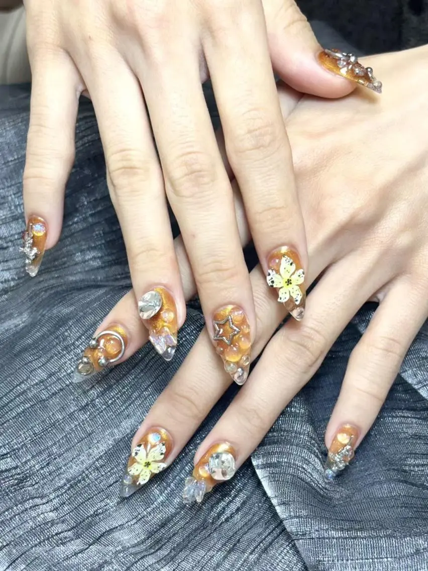 ネイル フレンチネイル ジェルネイル ガラスフレンチ 韓国ネイル マグネットネイル ハンドネイル ハンドケア The Nail 新大久保店のネイルデザイン