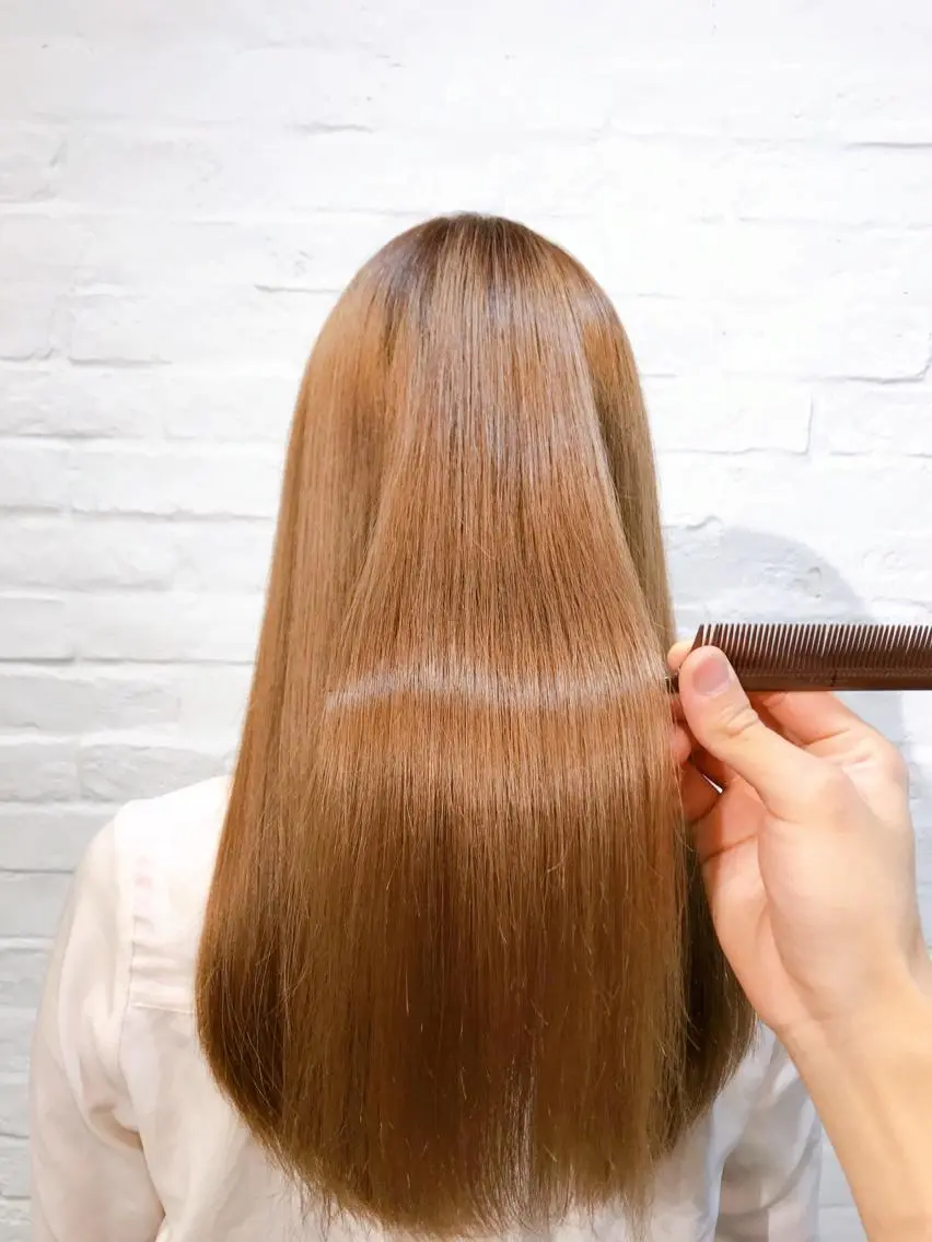 ロング カラー ベージュカラー ハイトーンカラー ミルクティーベージュ カット ヘアカラー トリートメント 艶髪と透明感を ‼️/若林のヘアスタイル