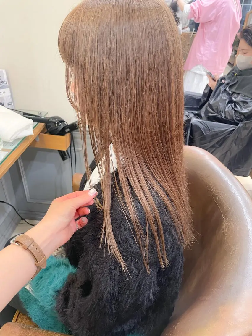 ロング カラー ベージュカラー ハイトーンカラー ミルクティーベージュ 顔まわりレイヤー 顔周りカット ヘアカラー ✨カラー支持No.1 🧸ワキ カナコ🧸のヘアスタイル