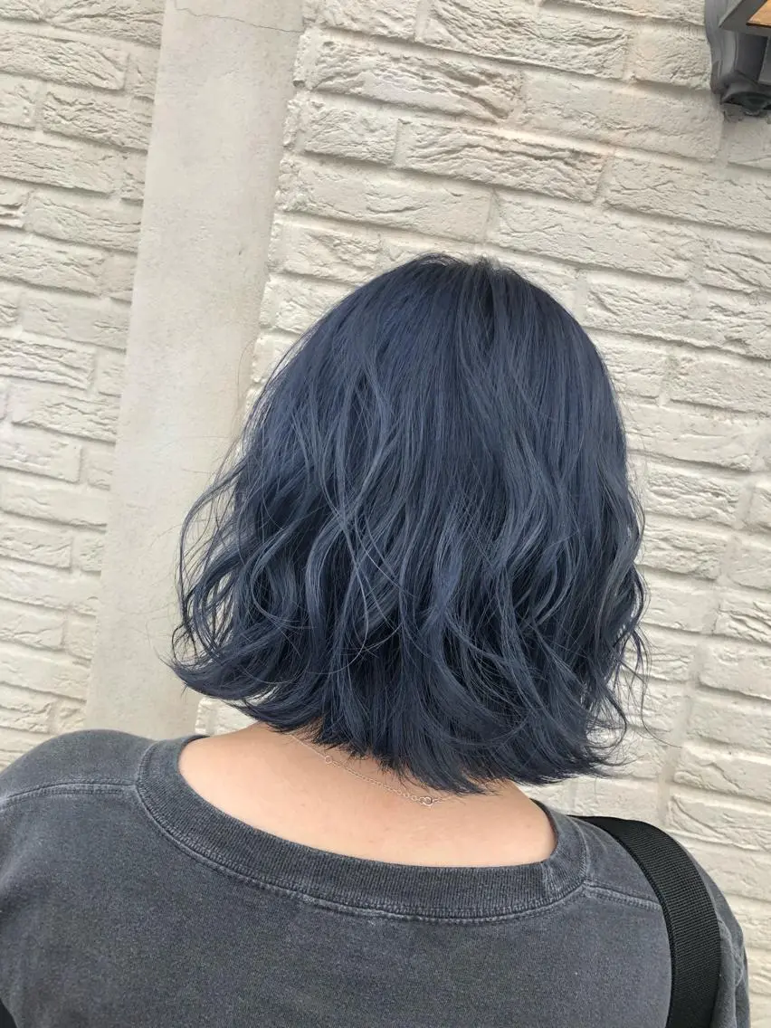 ミディアム カラー ブルーカラー ネイビーカラー カット ヘアカラー 吉村 絢乃のヘアスタイル