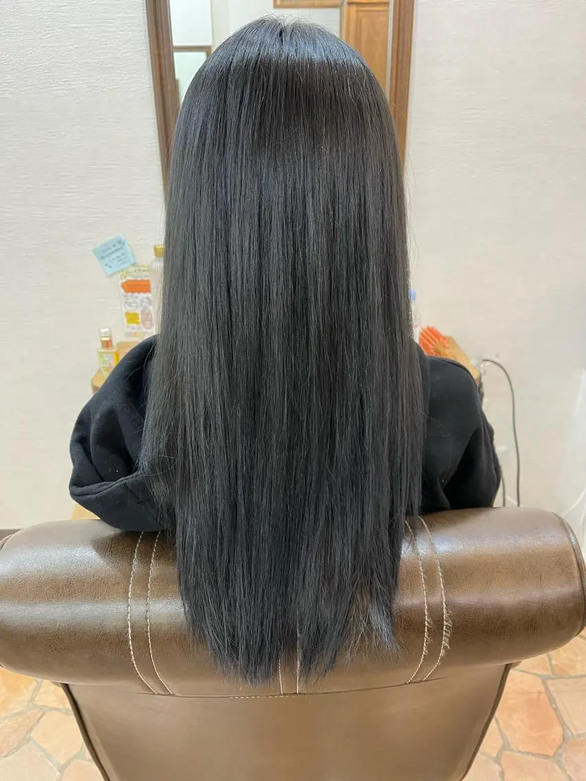 ロング カラー 黒髪 ネイビーカラー 秋山 悠希のヘアスタイル