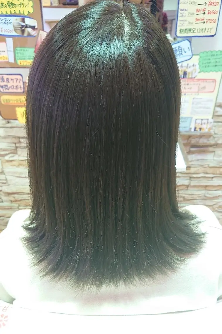 ミディアム カラー アッシュ ブリーチ 山口 彩海のヘアスタイル