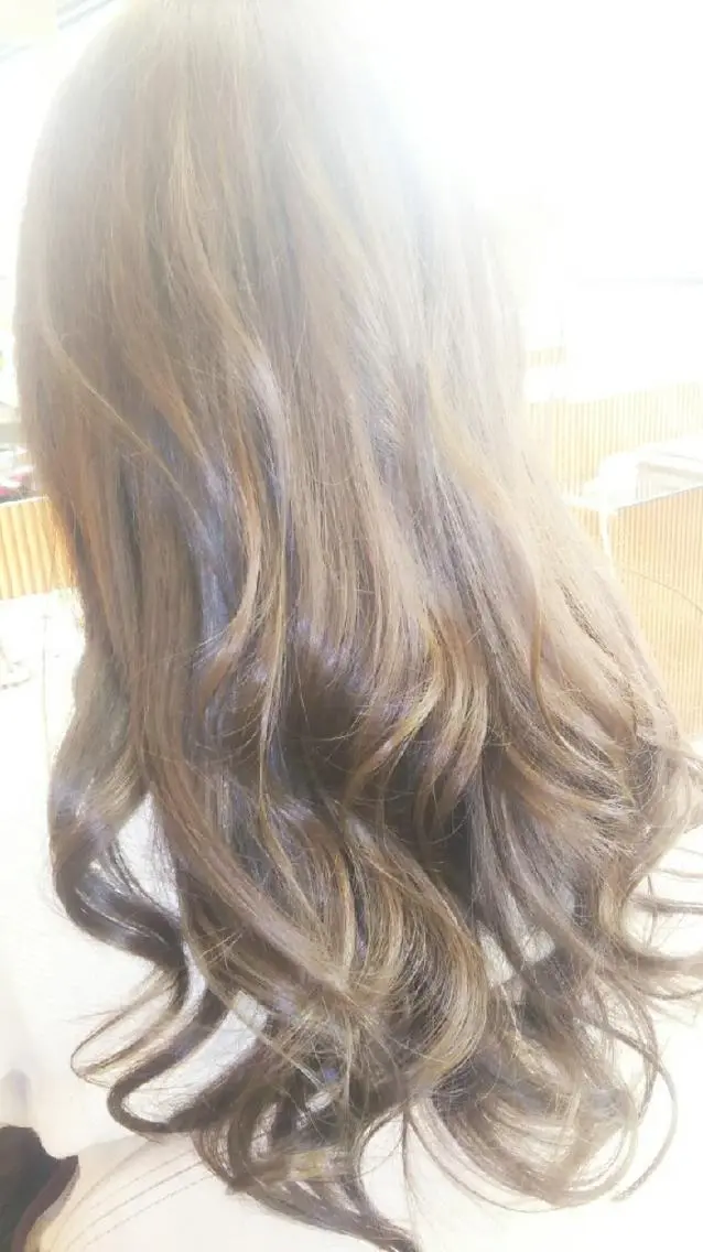 ロング カラー アッシュ 透明感カラー ミルクティーアッシュ 脇田 雄大のヘアスタイル