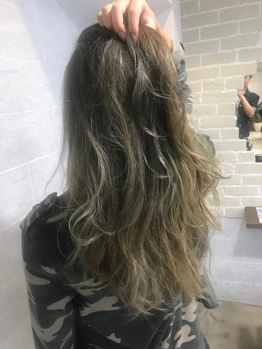 ロング カラー 外国人風カラー ヘアカラー トリートメント ブリーチ特化 梅田本多翔のヘアスタイル