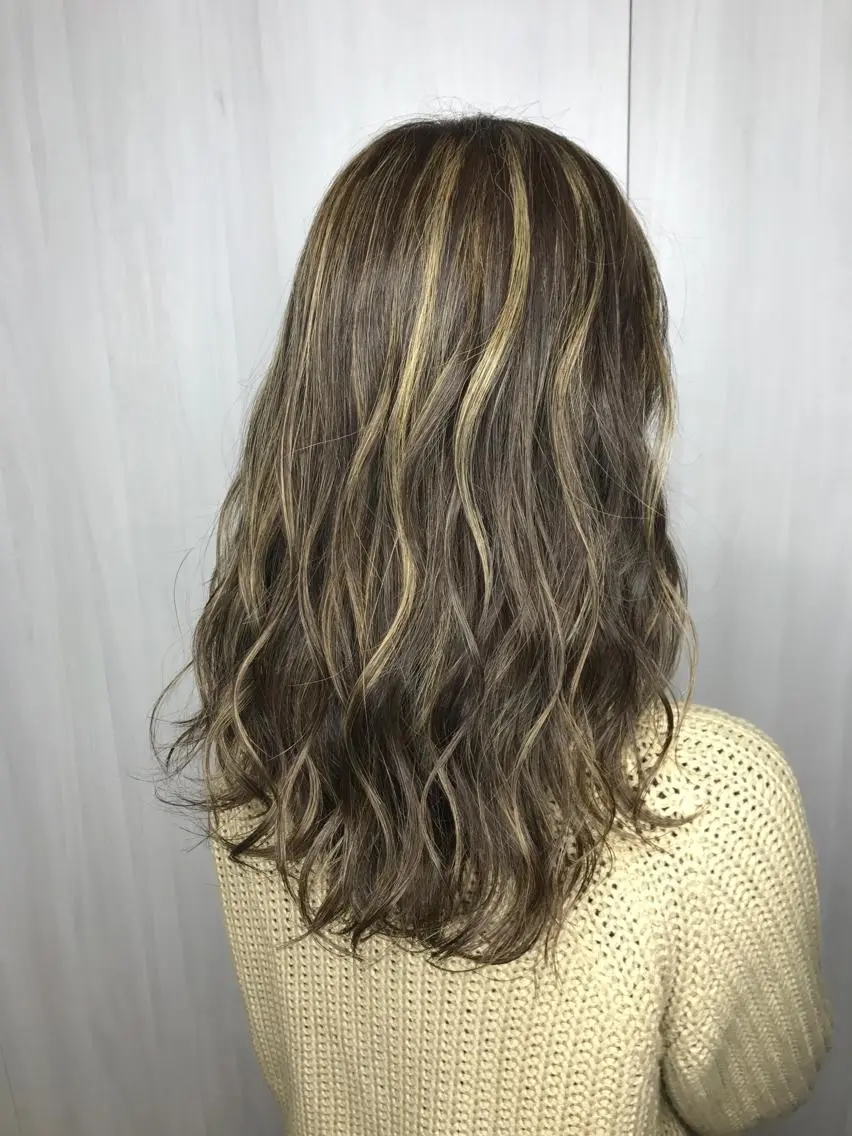 セミロング カラー ヘアアレンジ アッシュ ベージュカラー ハイライトカラー オレンジ ハイライト カット ヘアカラー トリートメント 松井 敬太郎のヘアスタイル