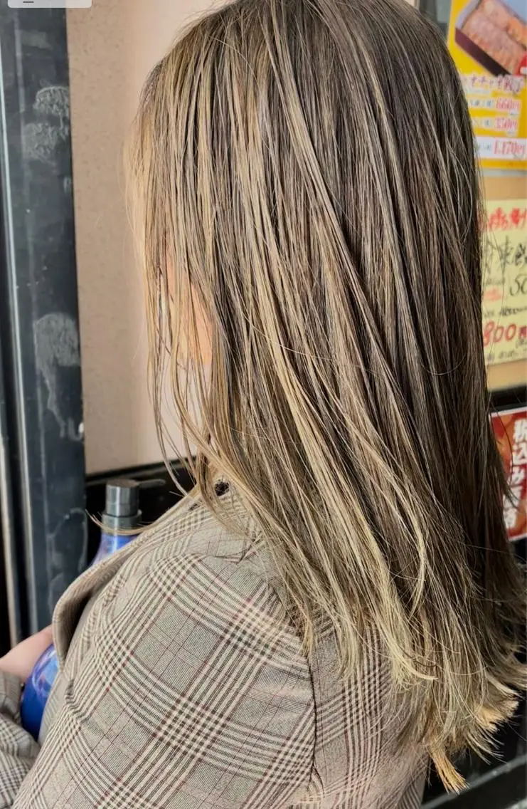 ロング カラー ハイライト 透明感カラー松本のヘアスタイル