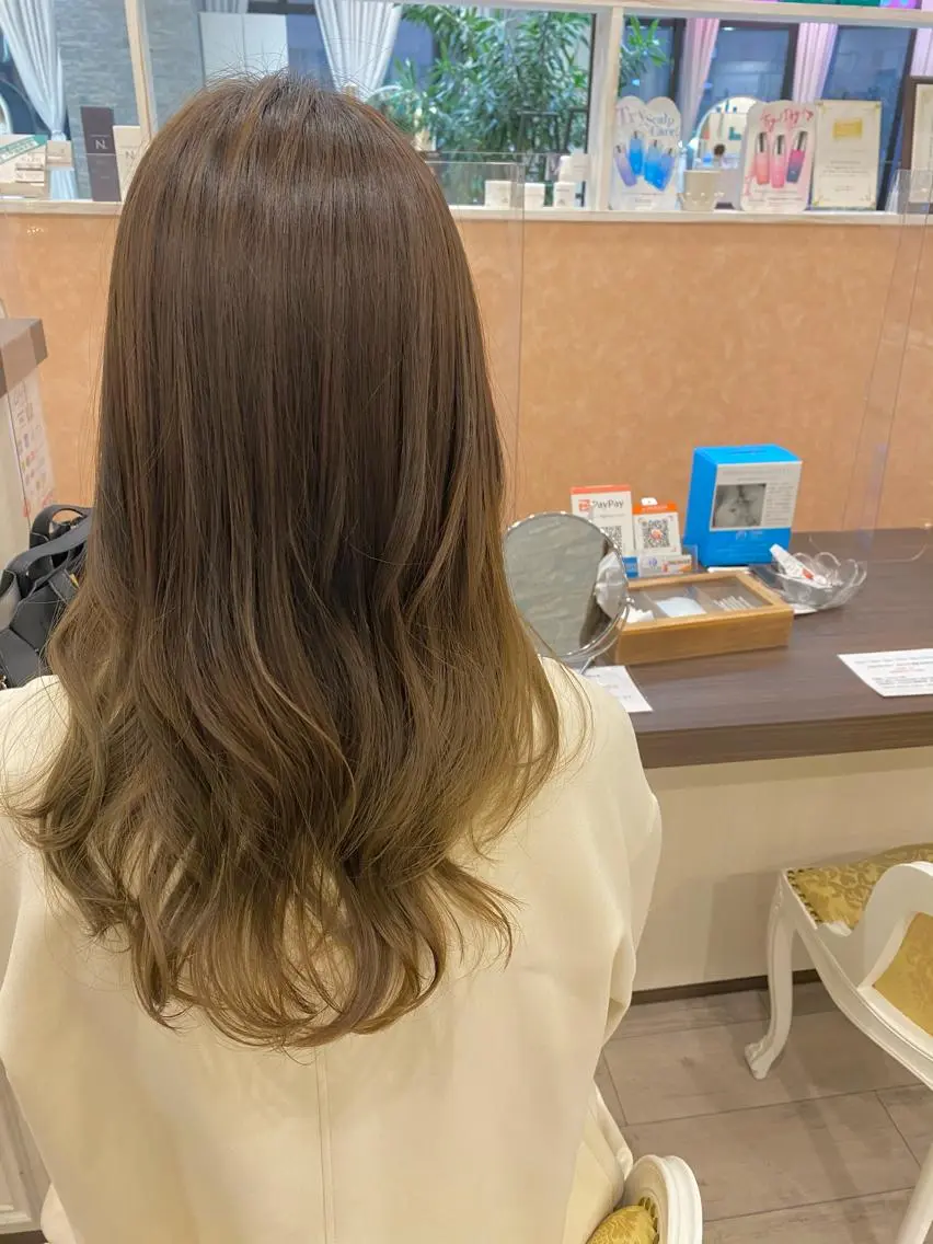 セミロング カラー グラデーションカラー LaBless梅田 🎀坂本リオのヘアスタイル