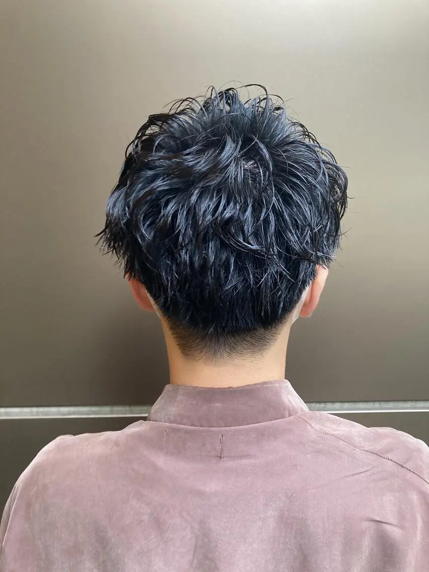 パーマ メンズ マッシュ メンズパーマ メンズツイストパーマ 刈り上げ ツイストパーマ 松岡 知のヘアスタイル