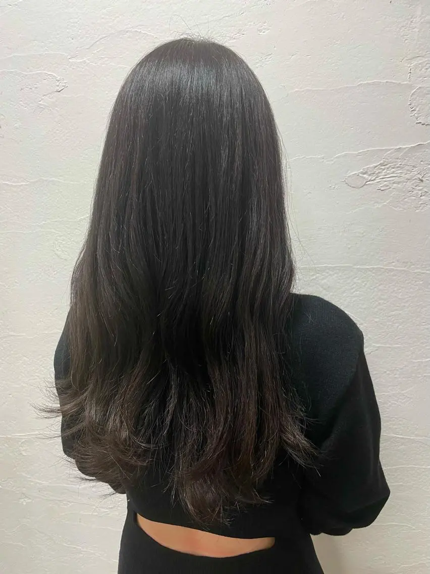 カラー グレージュ ami .のヘアスタイル