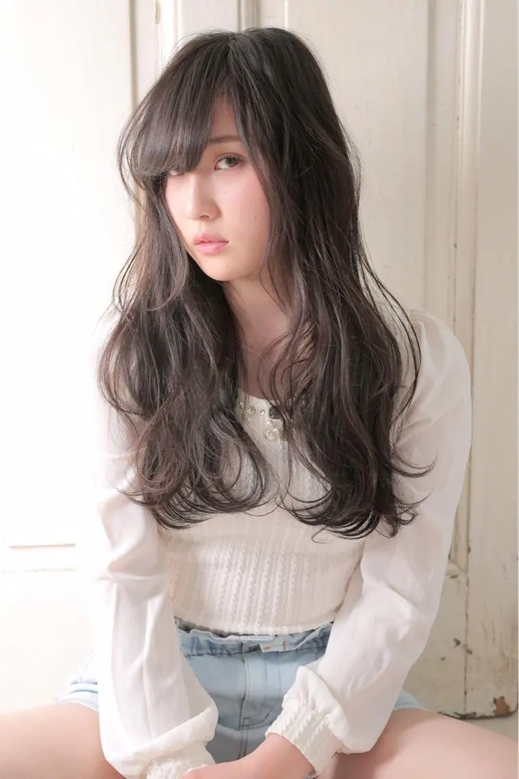 カラー ハイトーンブリーチ 土坂 由志【京都】のヘアスタイル